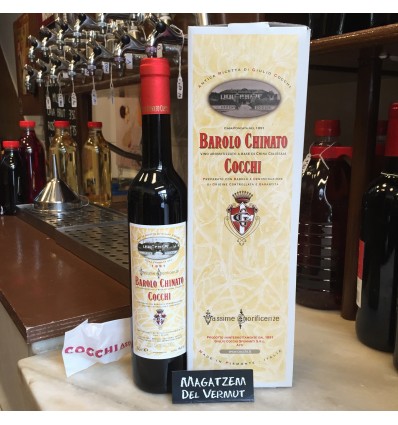 Vermut Barolo Chinato Cocchi Vermouth italia estuche y tapon