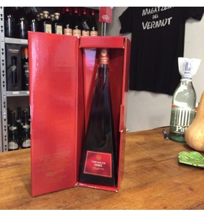 Vermut Miró reserva botella piramidal estuche magatzem del vemut