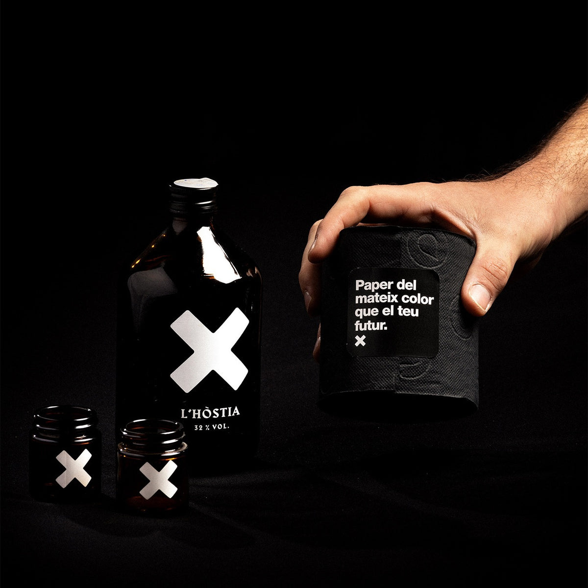 Ratafia L'Hòstia i paper WC negre – Lot de l'Autònom